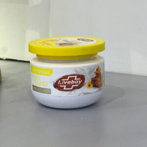 كريم مرطب للجسم لايف بوي